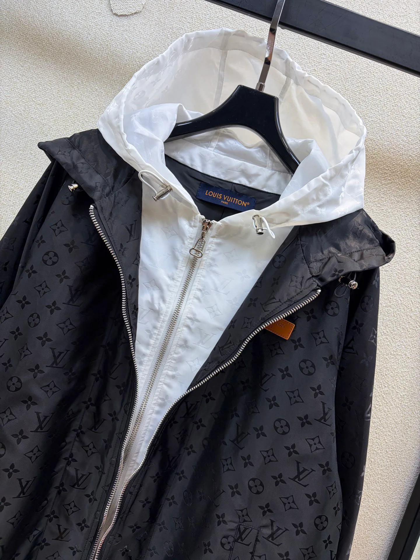Куртки И Пуховики Женские Louis Vuitton 18506589
