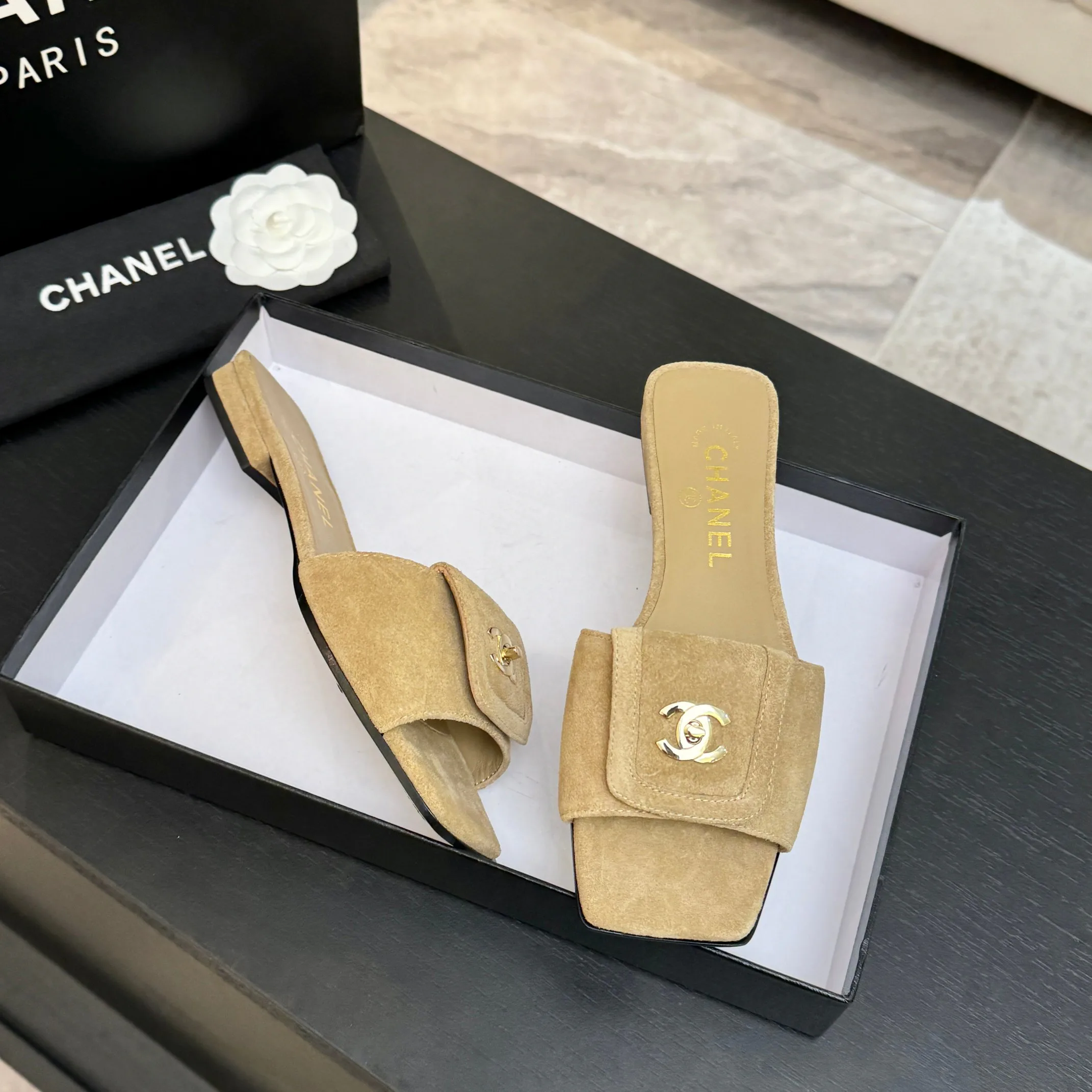 Шлепанцы Женские Chanel 11659010