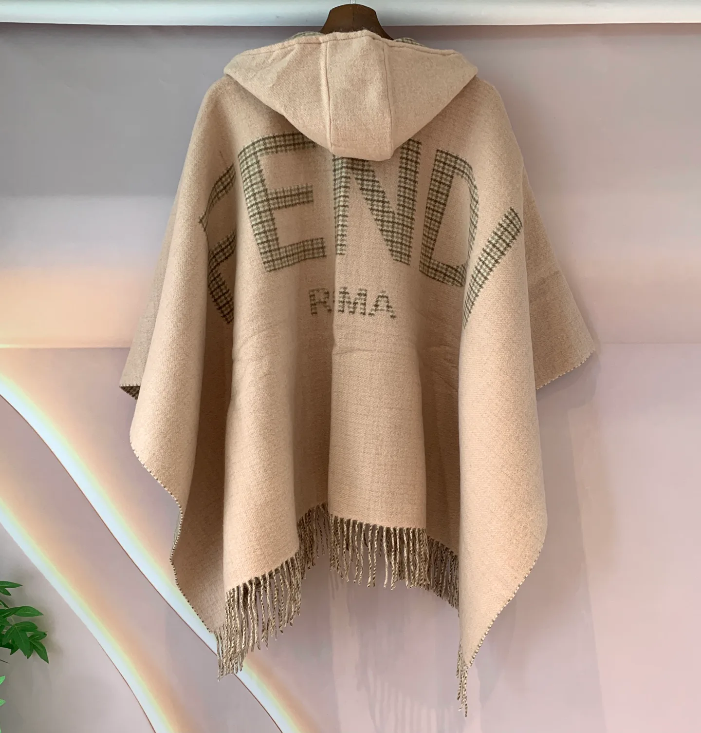 Пальто Женские Fendi 18555797