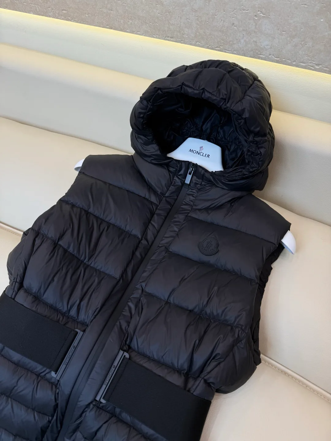 Жилеты Женские Moncler 18629930