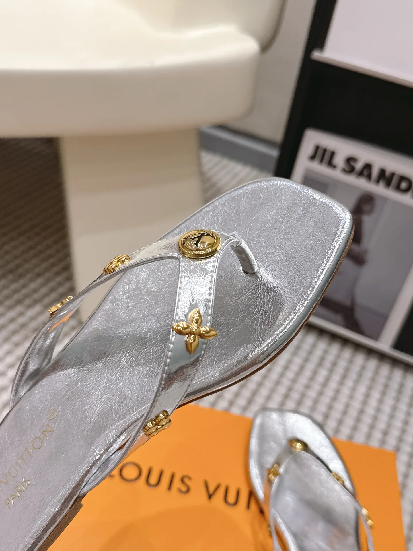 Шлепанцы Женские Louis Vuitton 14555366