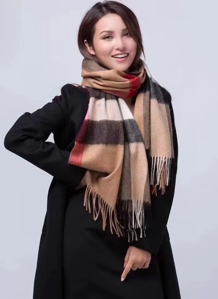 Шарфы Burberry 18675479