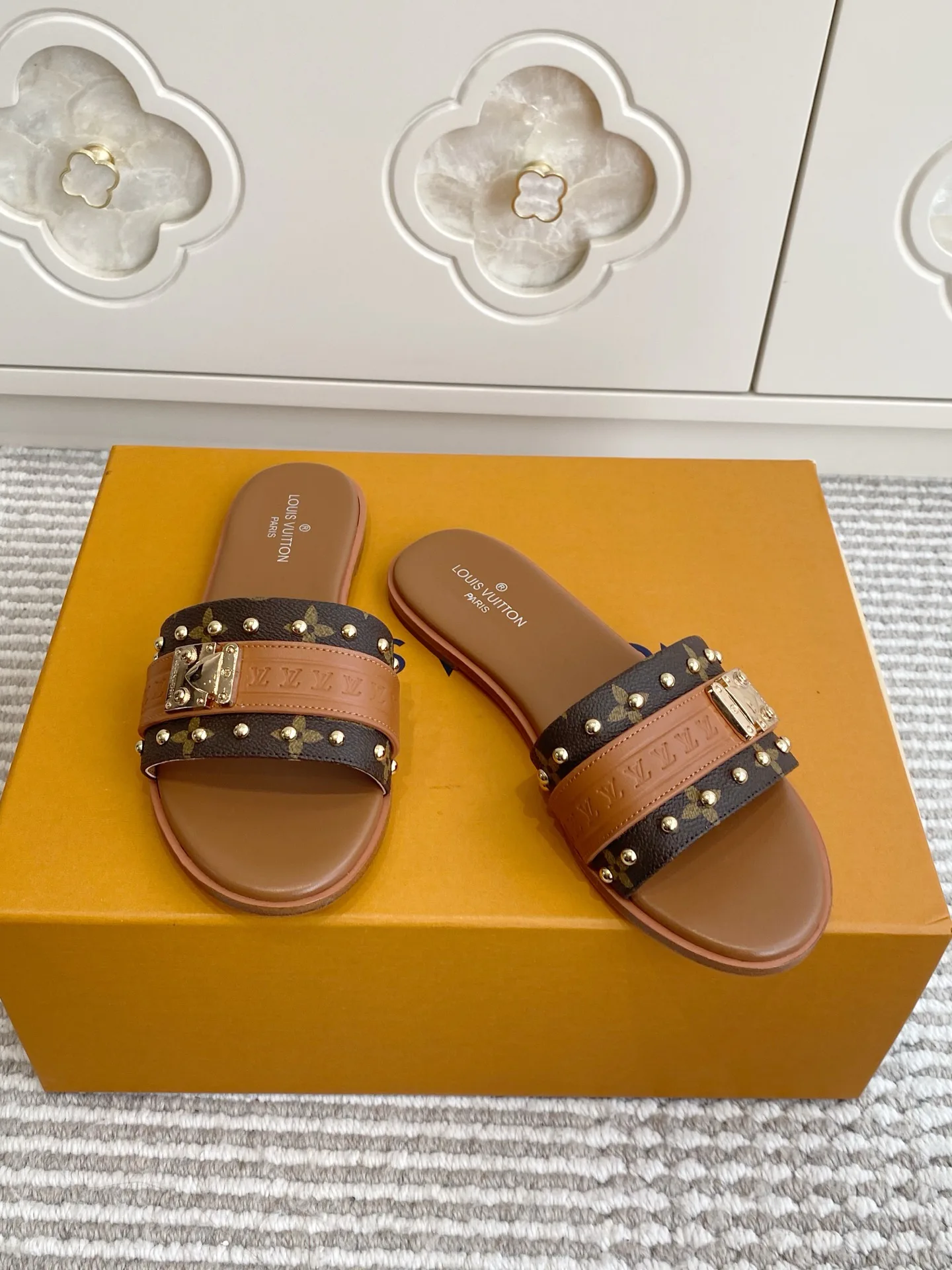 Шлепанцы Женские Louis Vuitton 11701936