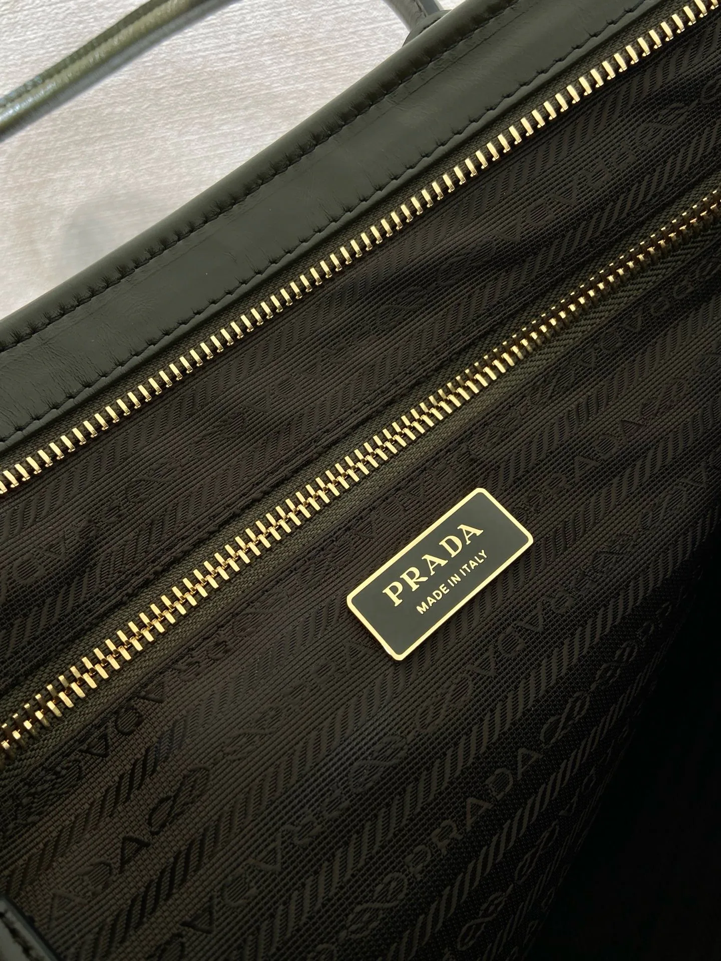 Классические Сумки Женские Prada 18184681