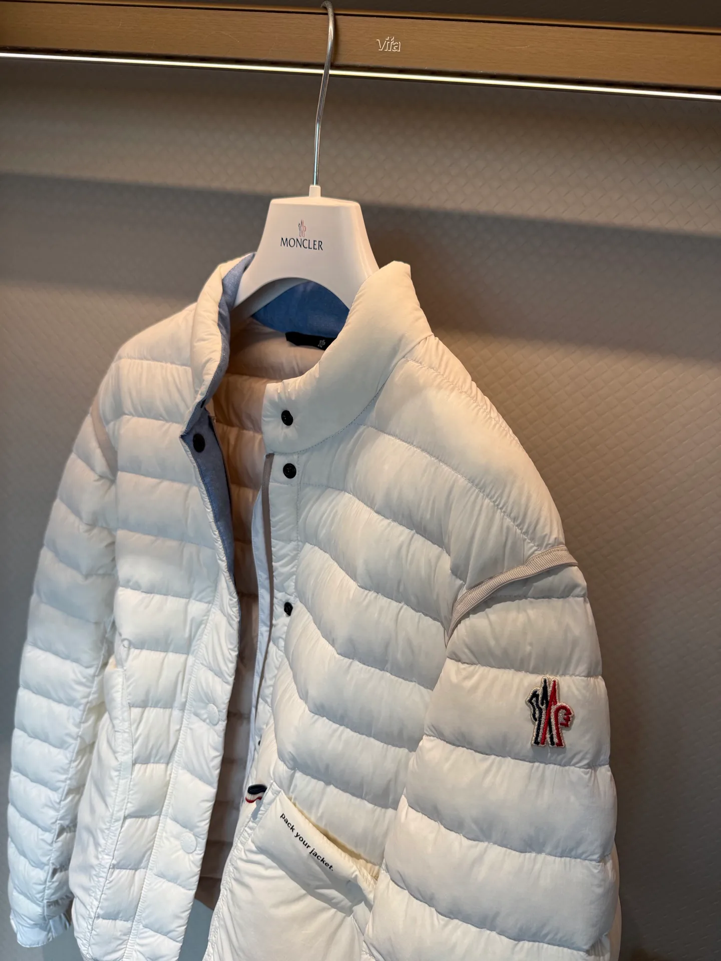 Куртки И Пуховики Женские Moncler 18391928