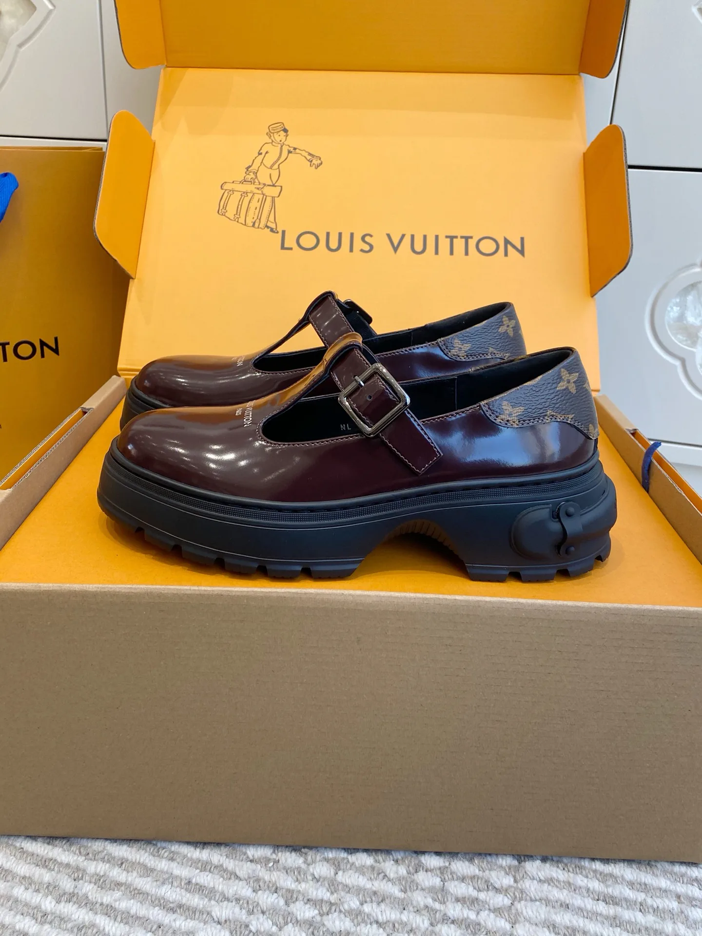 Туфли Женские Louis Vuitton 11304093