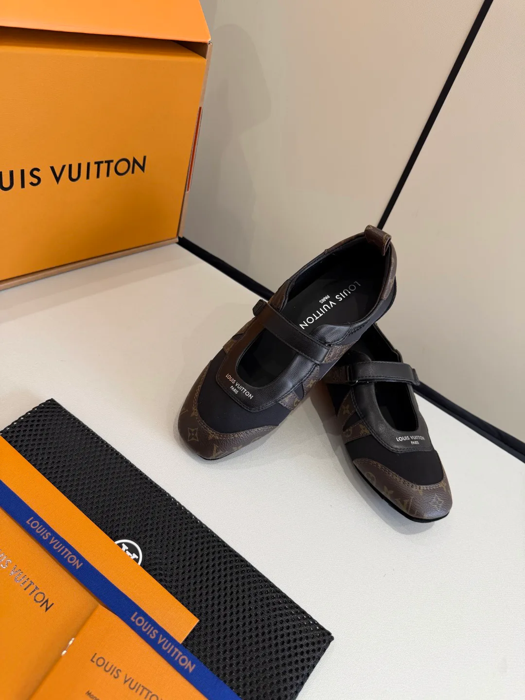 Туфли Женские Louis Vuitton 11440418