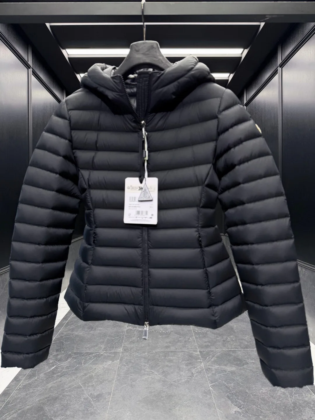 Куртки И Пуховики Женские Moncler 18129792