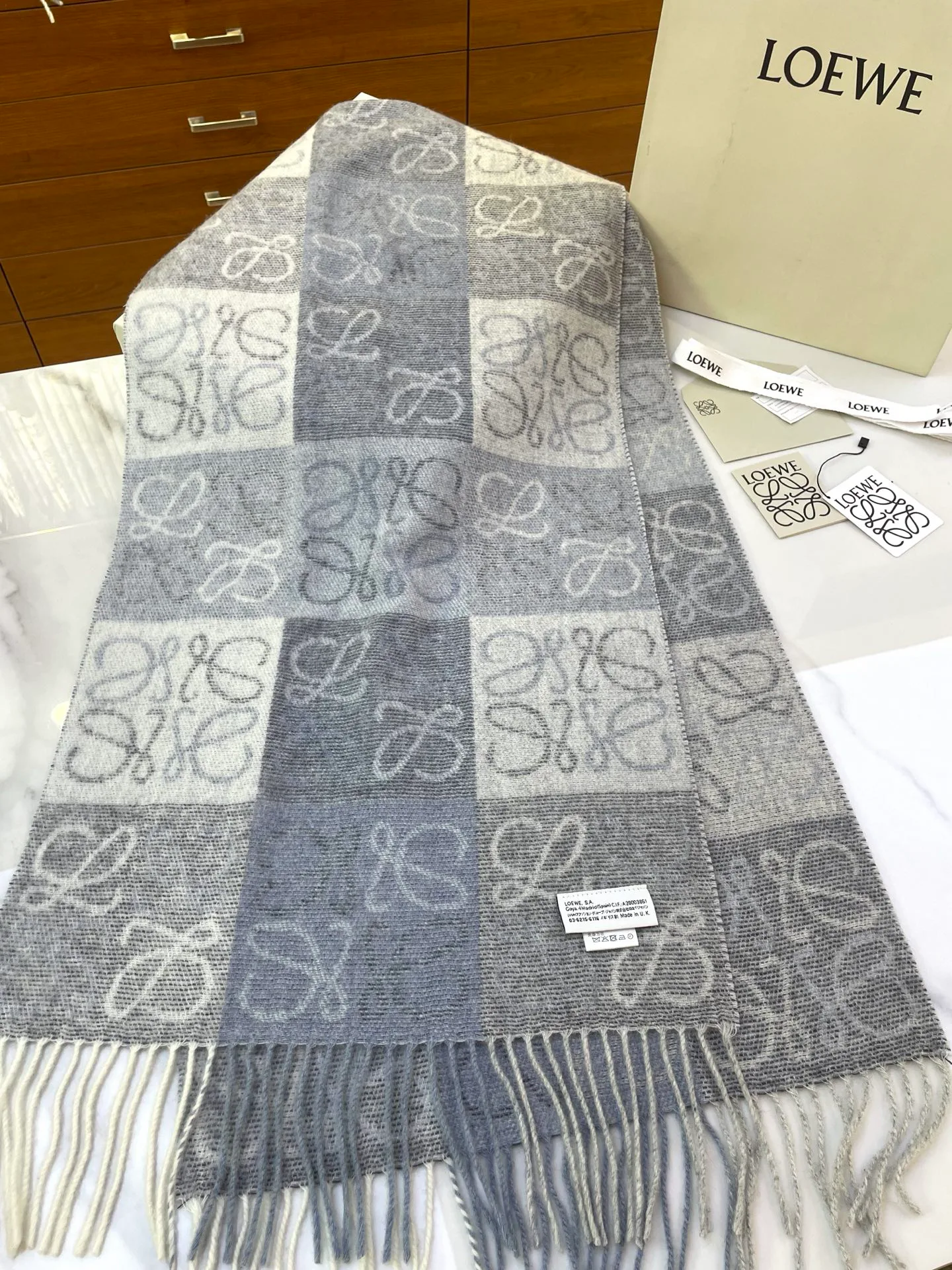 Шарфы Loewe 76739