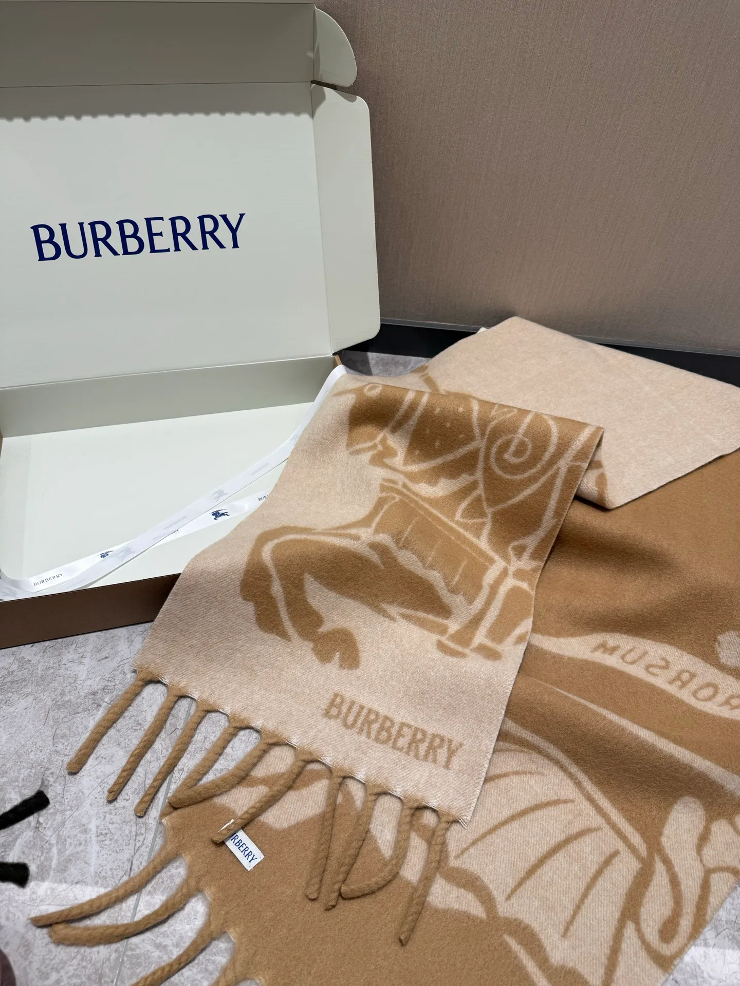 Шарфы Burberry 18626967