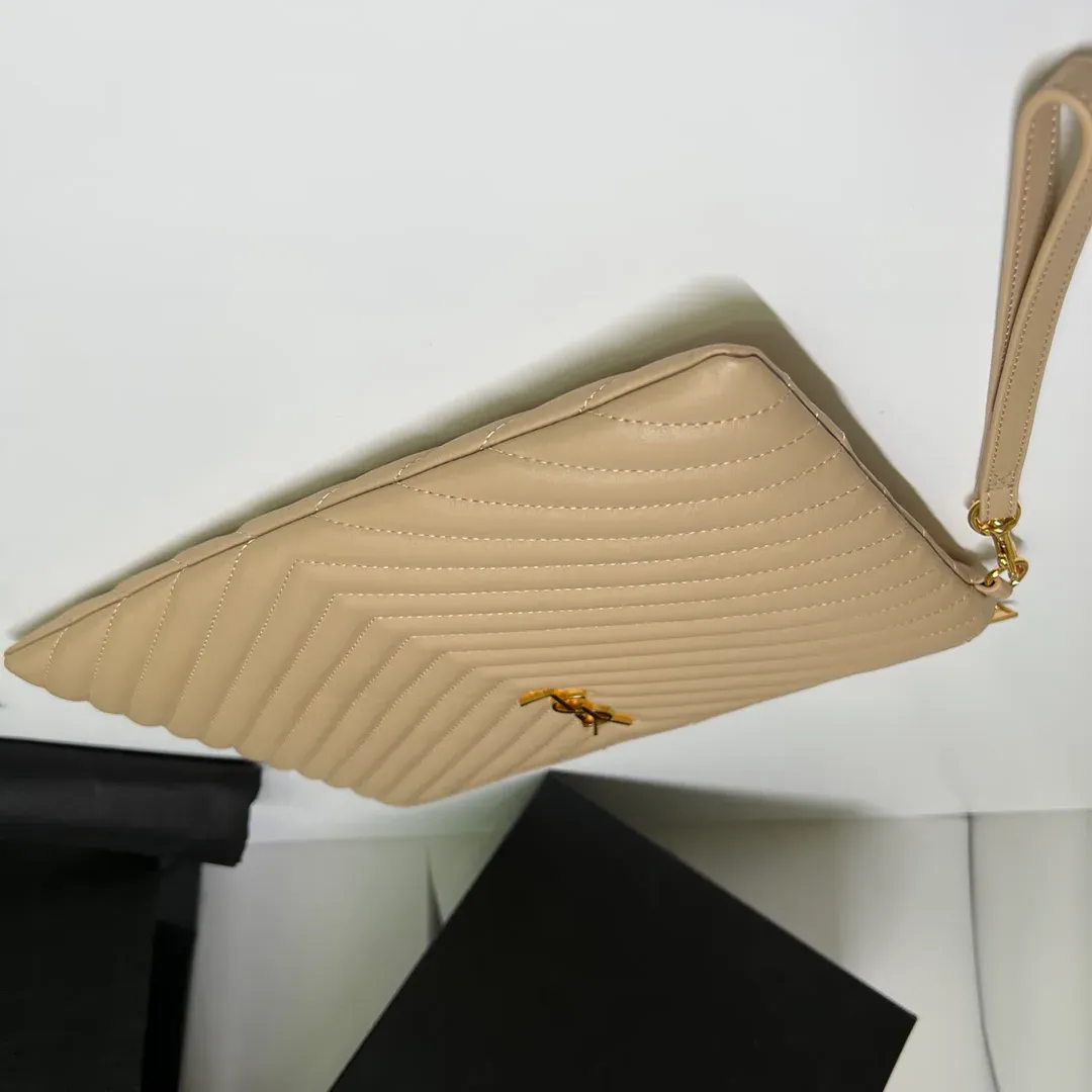 Клатчи Женские Louis Vuitton 143604