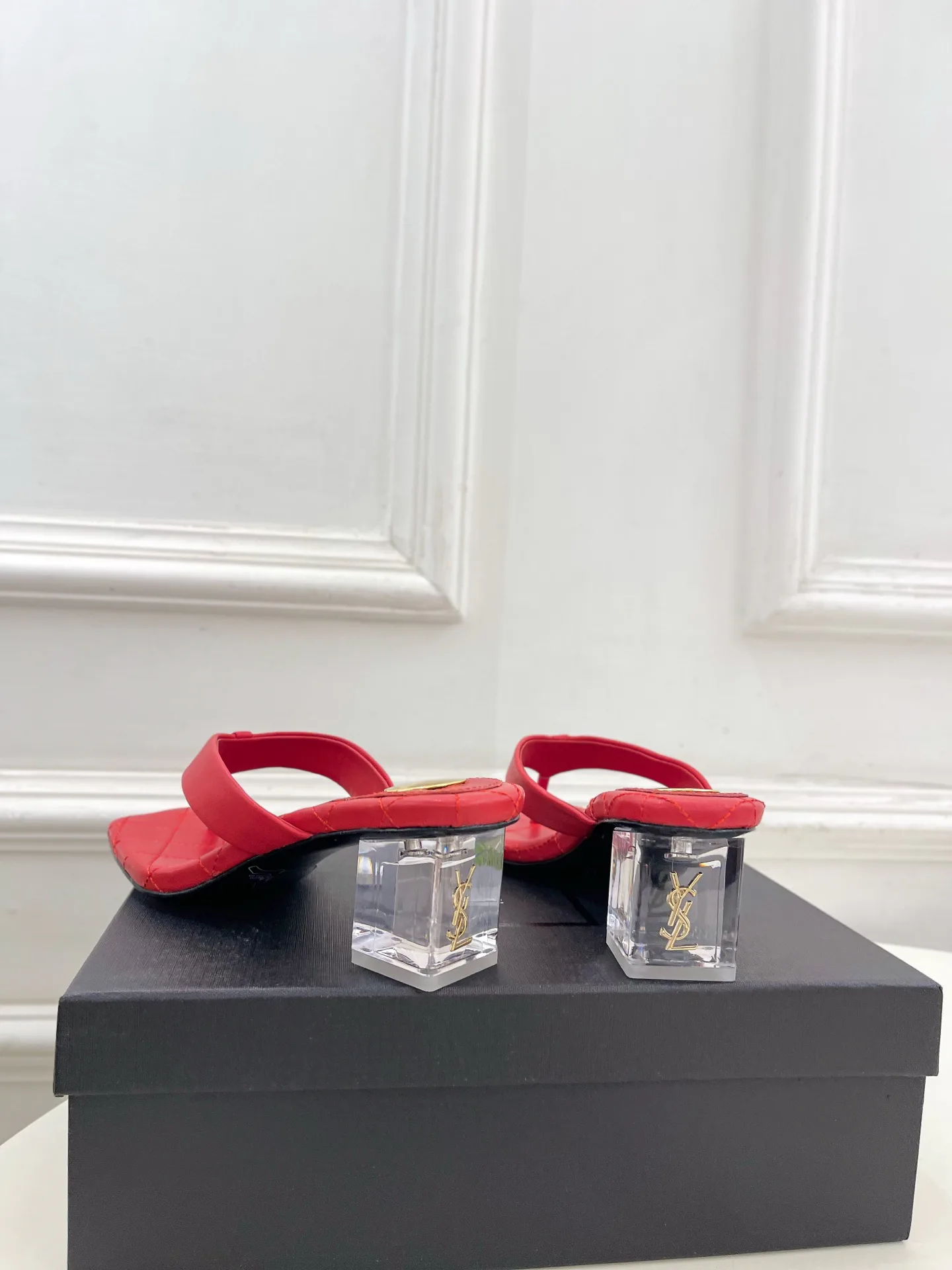 Шлепанцы Женские Saint Laurent 17506892