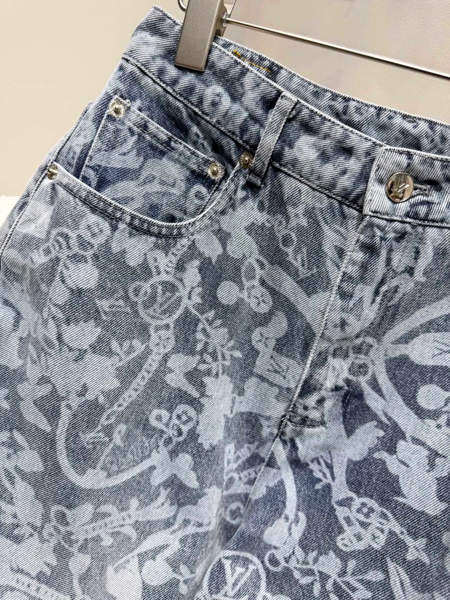 Джинсы Женские Louis Vuitton 11907357