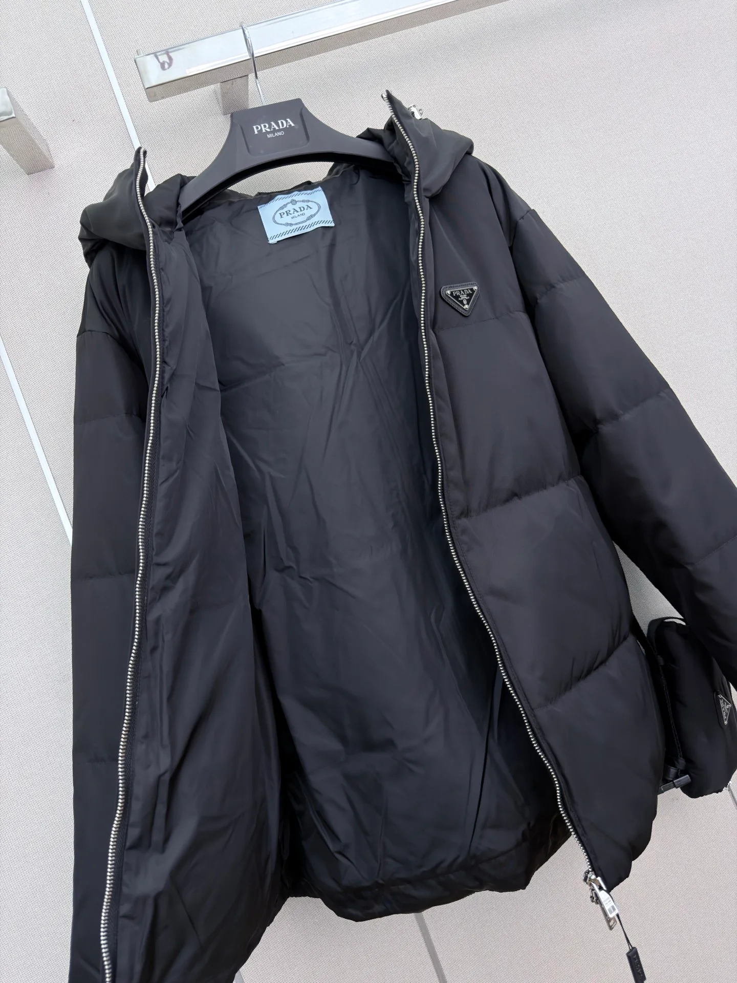 Куртки И Пуховики Женские Prada 18185821