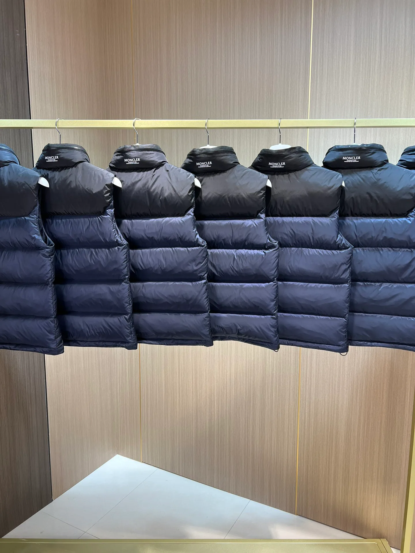 Куртки Женские Moncler Куртки Женские Moncler