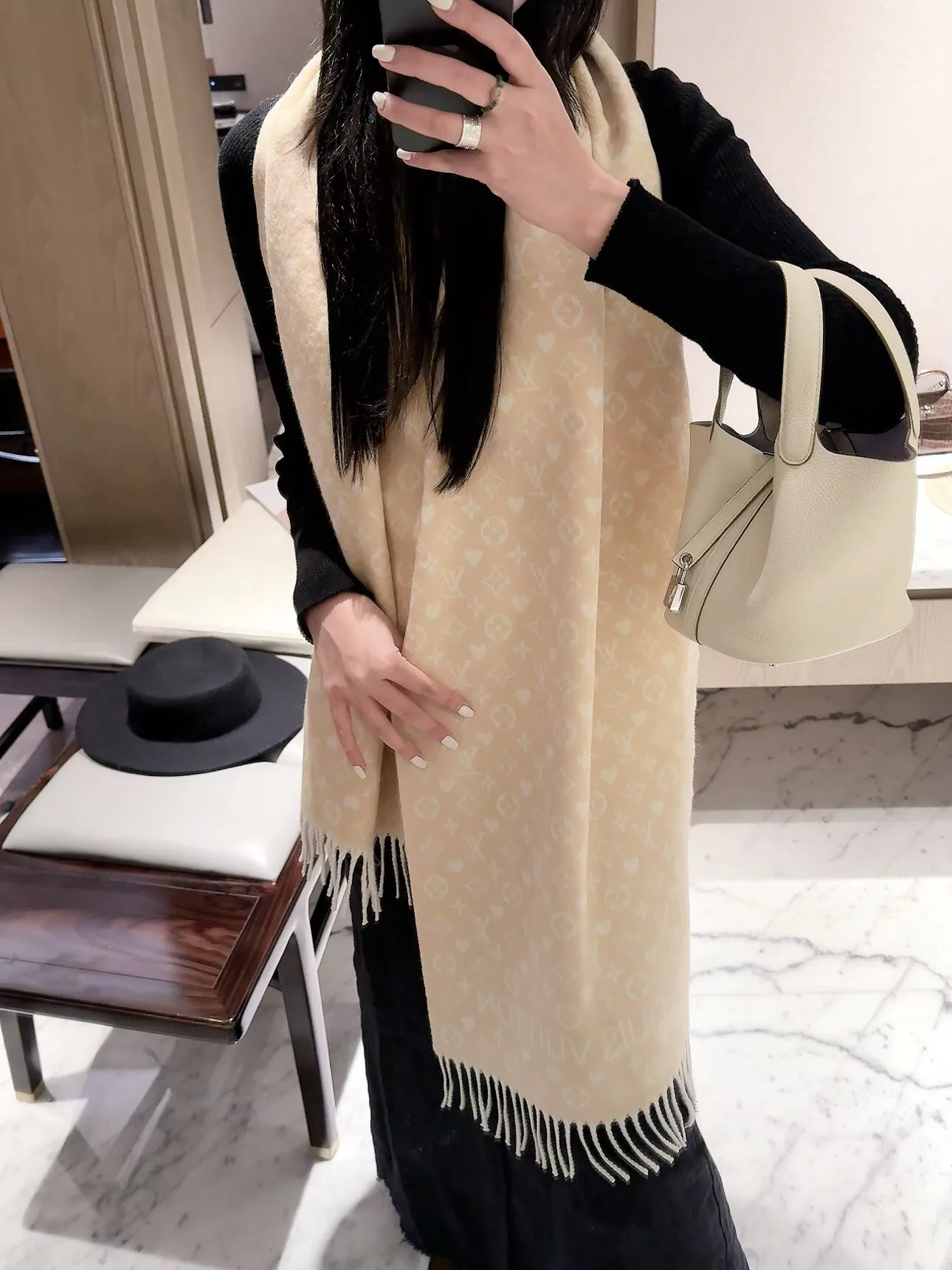 Шарфы Louis Vuitton 18450153