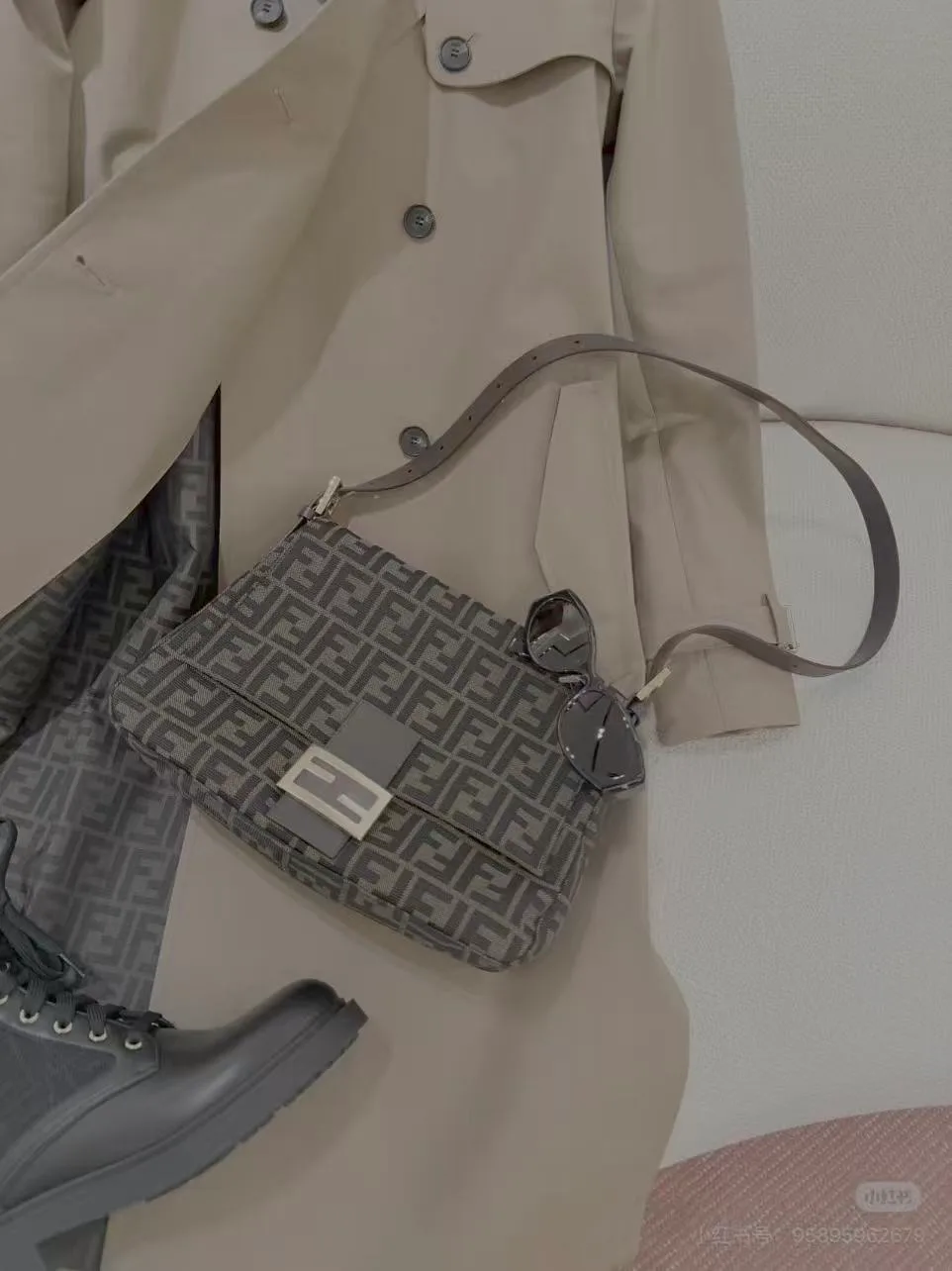 Тренчи Женские Fendi 19001034
