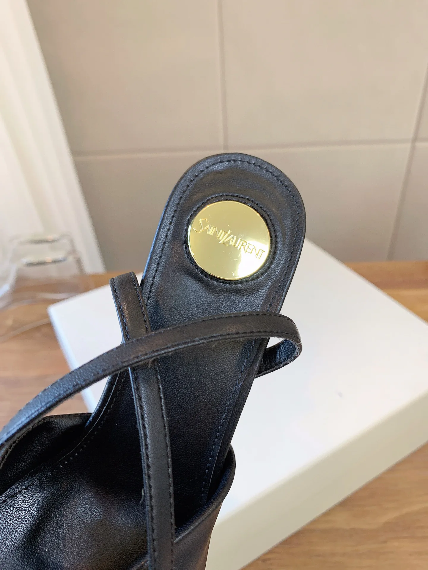 Босоножки Женские Saint Laurent 18365386