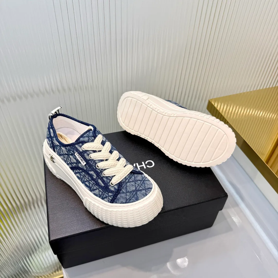 Кроссовки Женские Chanel 18366986