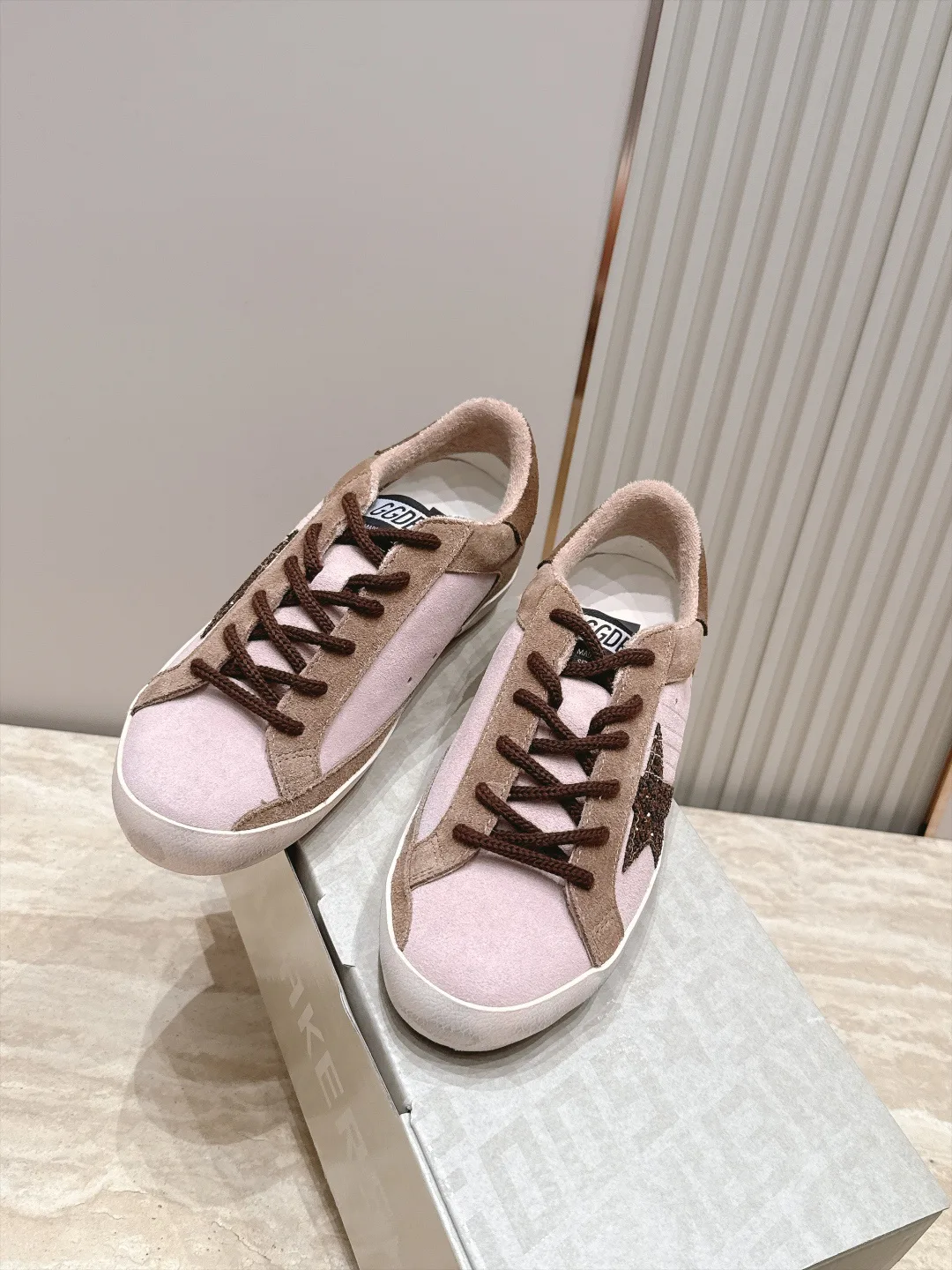 Кроссовки Женские Golden Goose 17963442