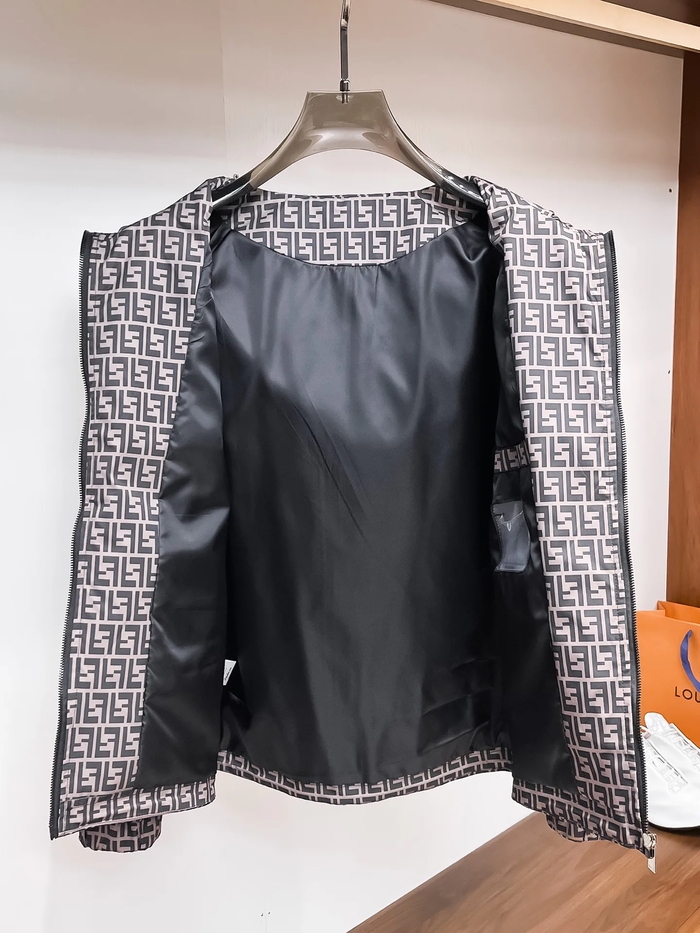Куртки И Пуховики Мужские Fendi 18197248