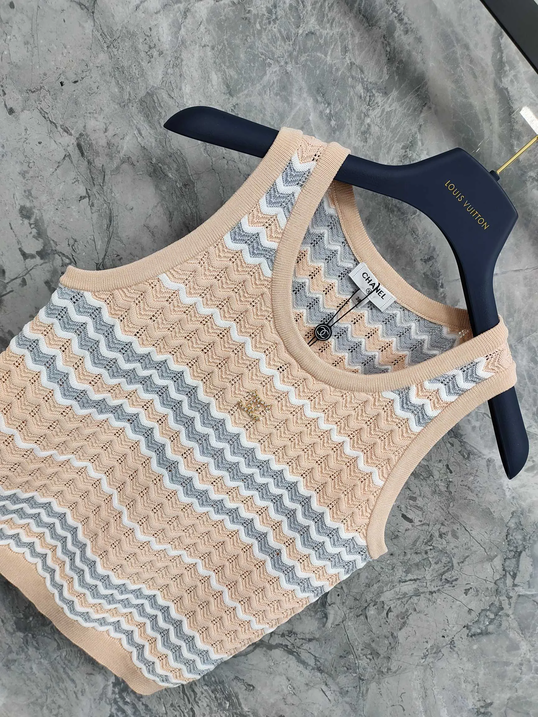 Жилеты Женские Chanel 11812902