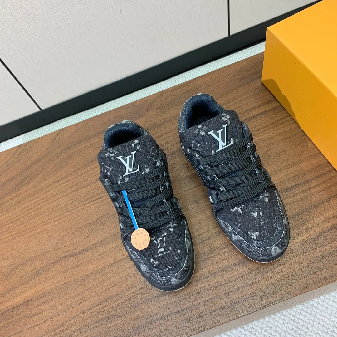 Кроссовки Женские Louis Vuitton 10236197
