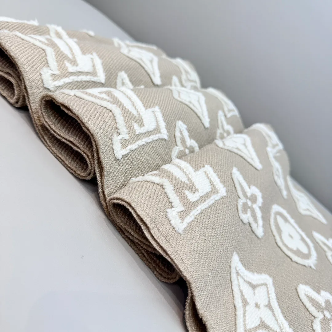 Шарфы Louis Vuitton 4014