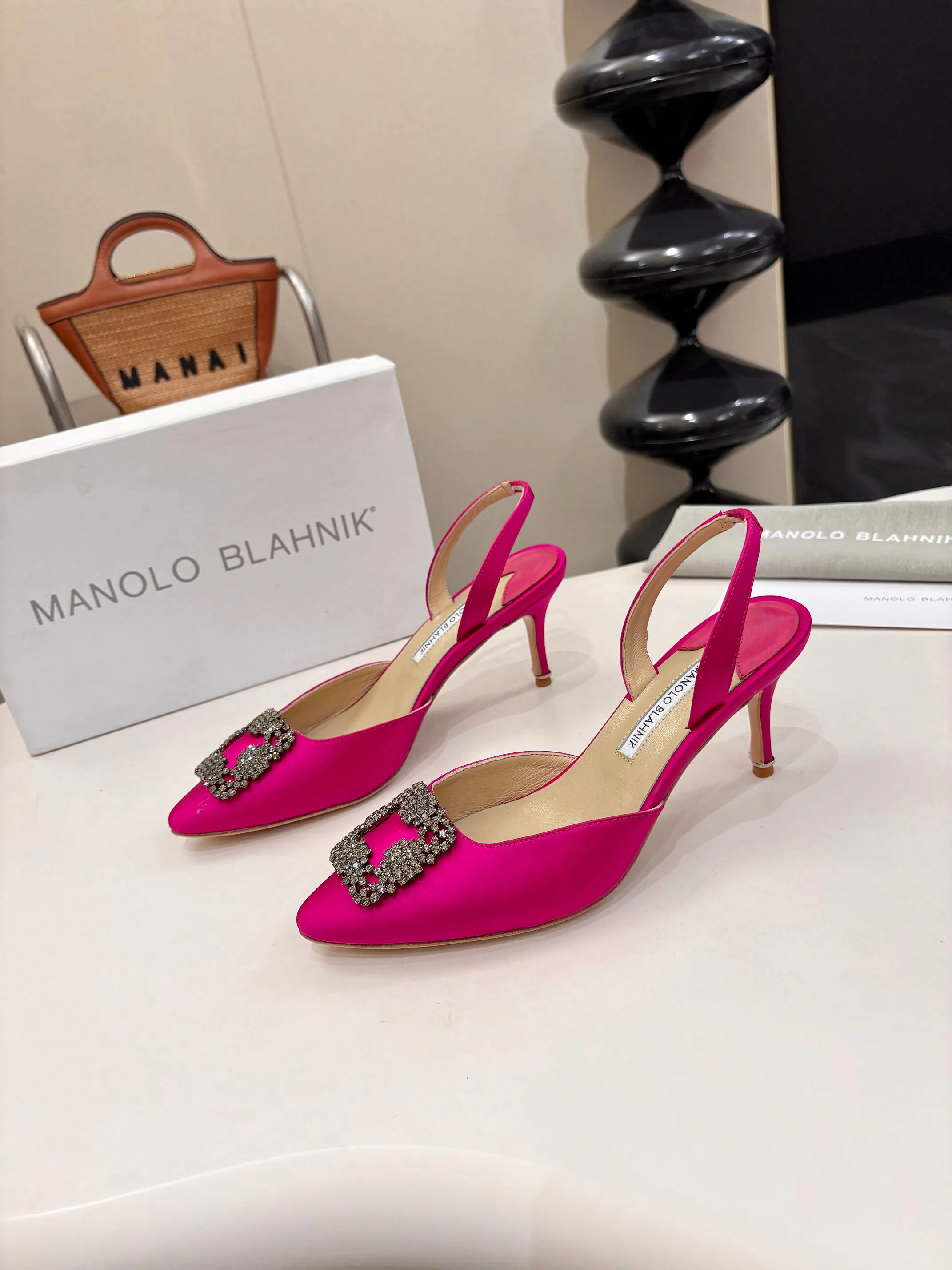 Туфли Женские Manolo Blahnik 17163305