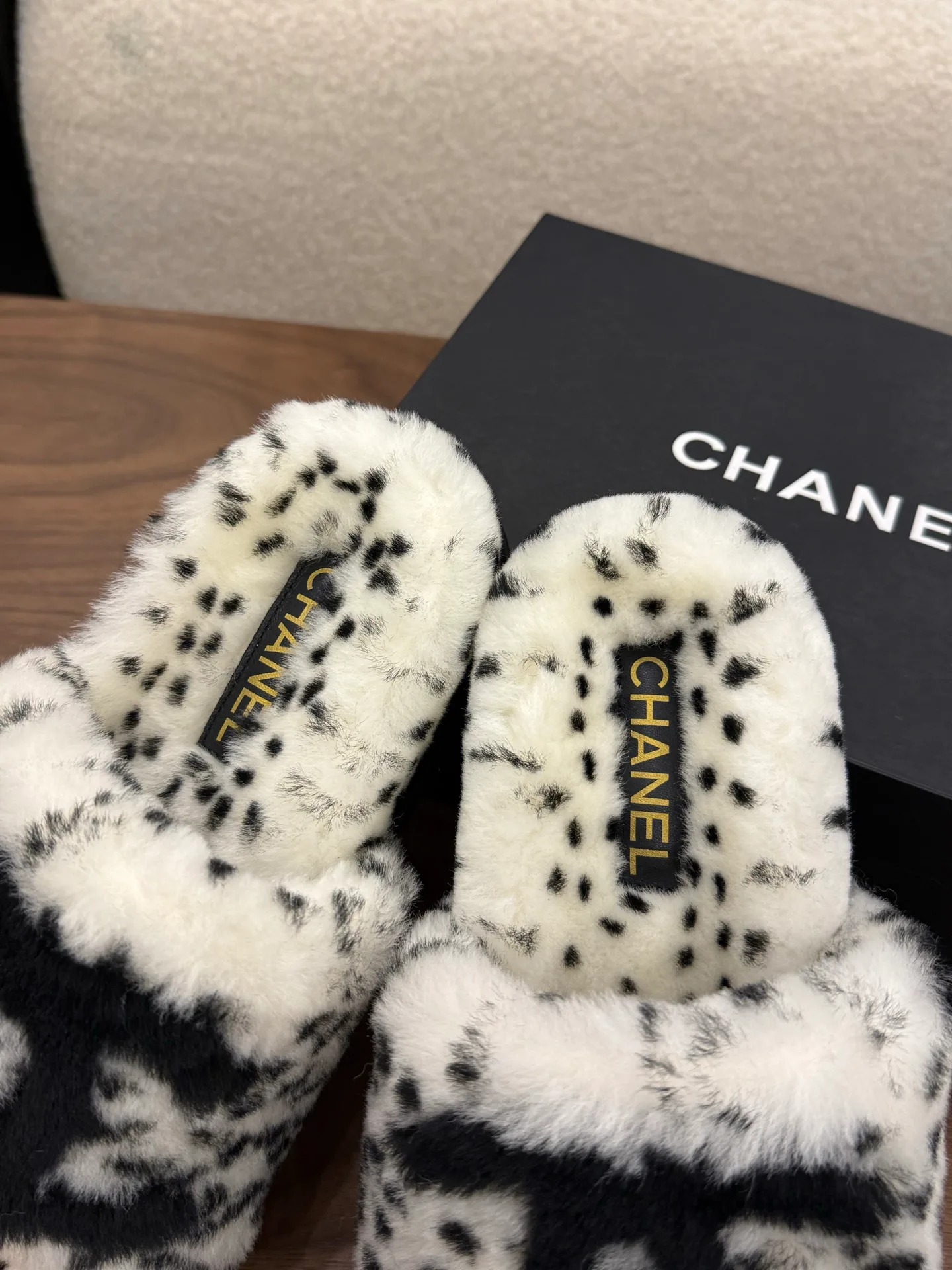 Тапочки Женские Chanel 18223642
