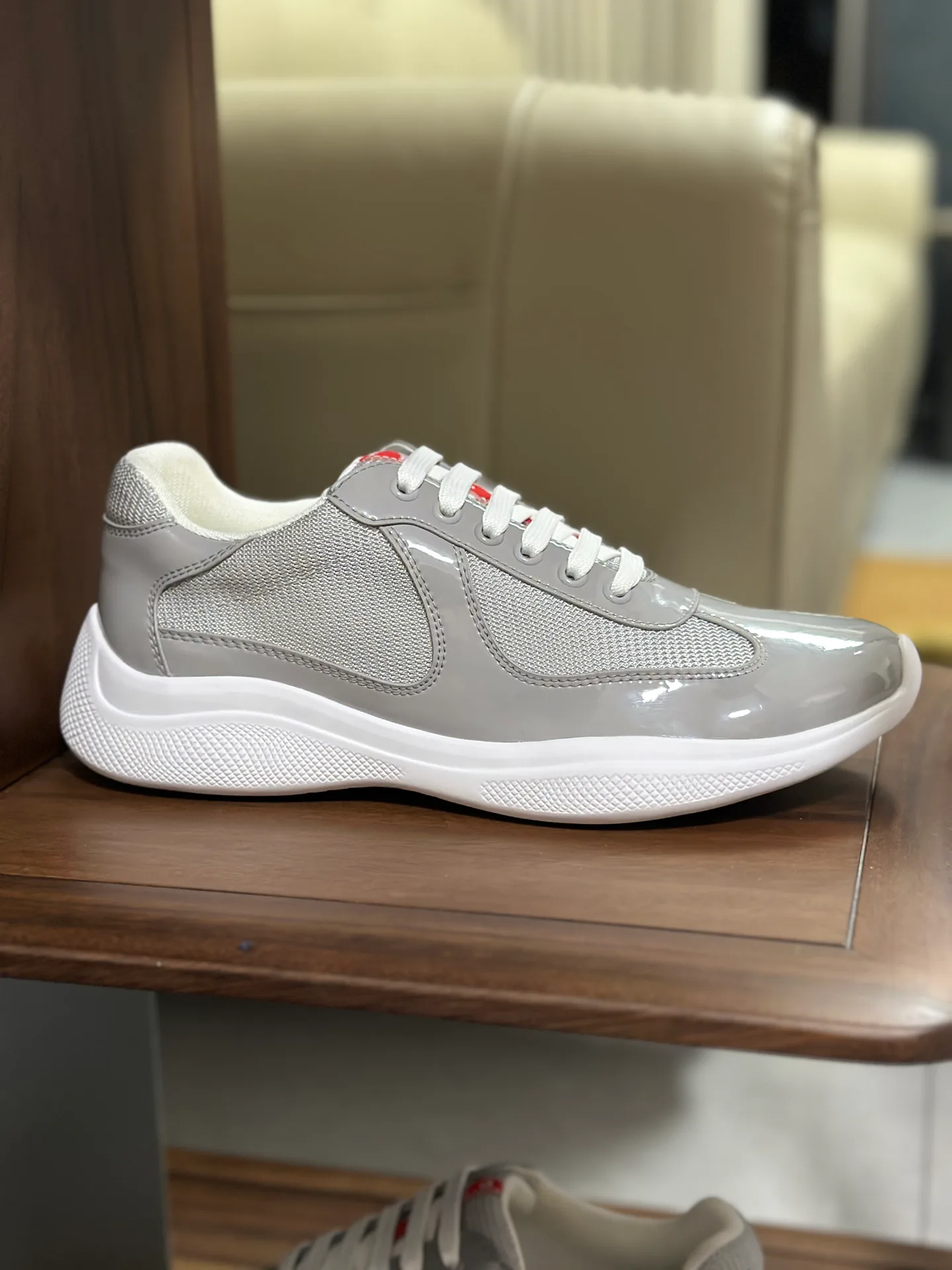 Кроссовки Женские Prada 18262260