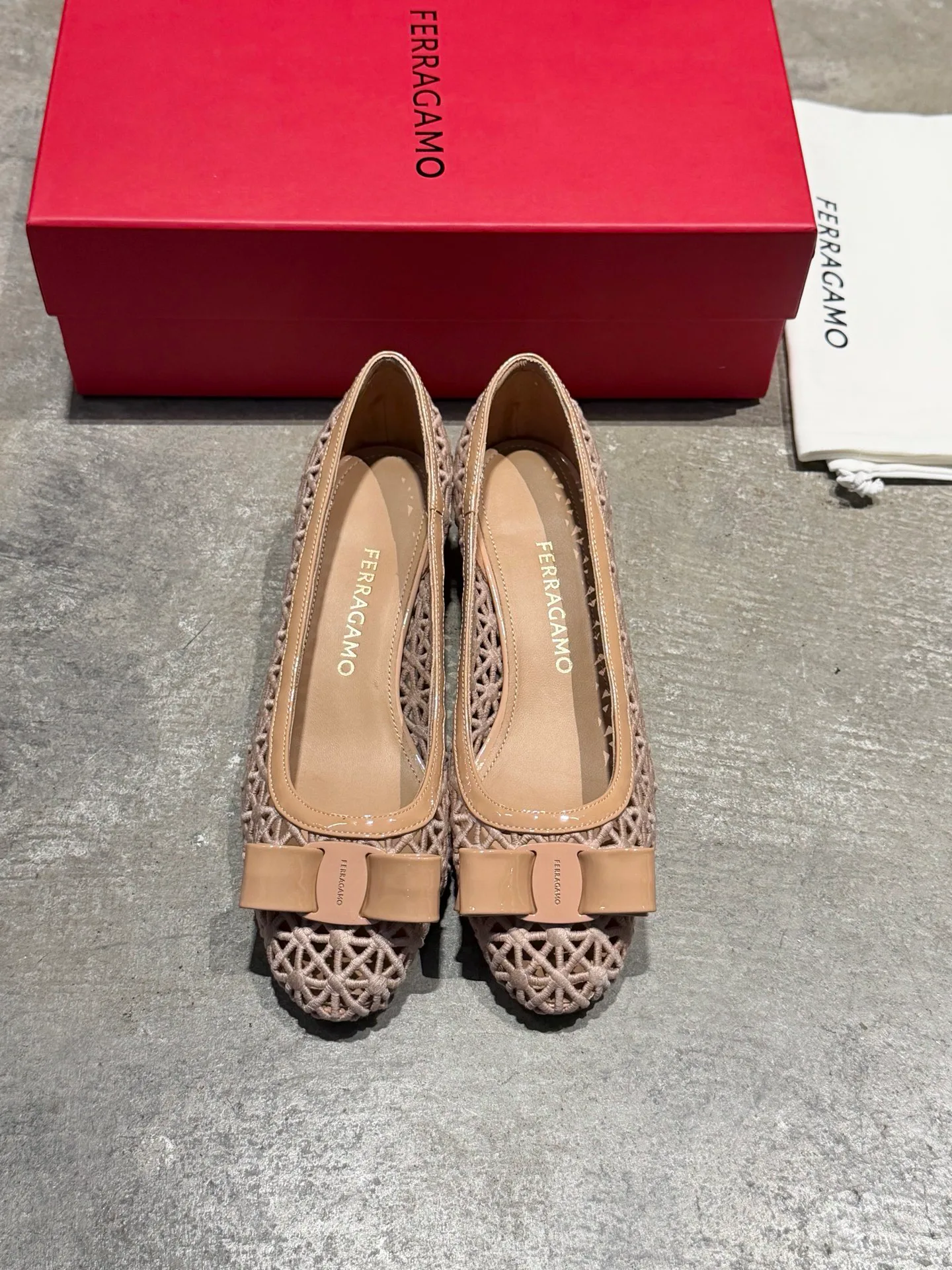Туфли Женские Salvatore Ferragamo 17642582