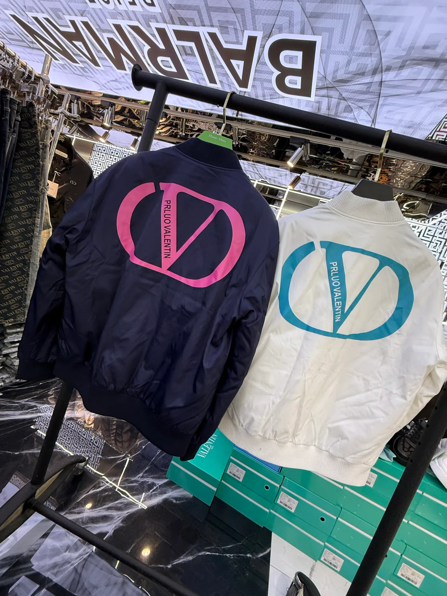 Куртки И Пуховики Мужские Valentino 163347