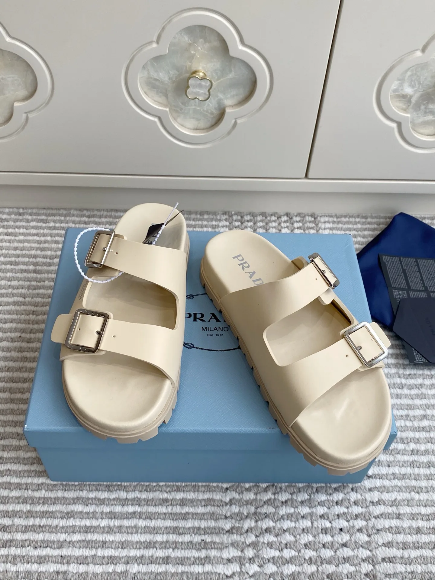 Сандалии Женские Prada 13268618