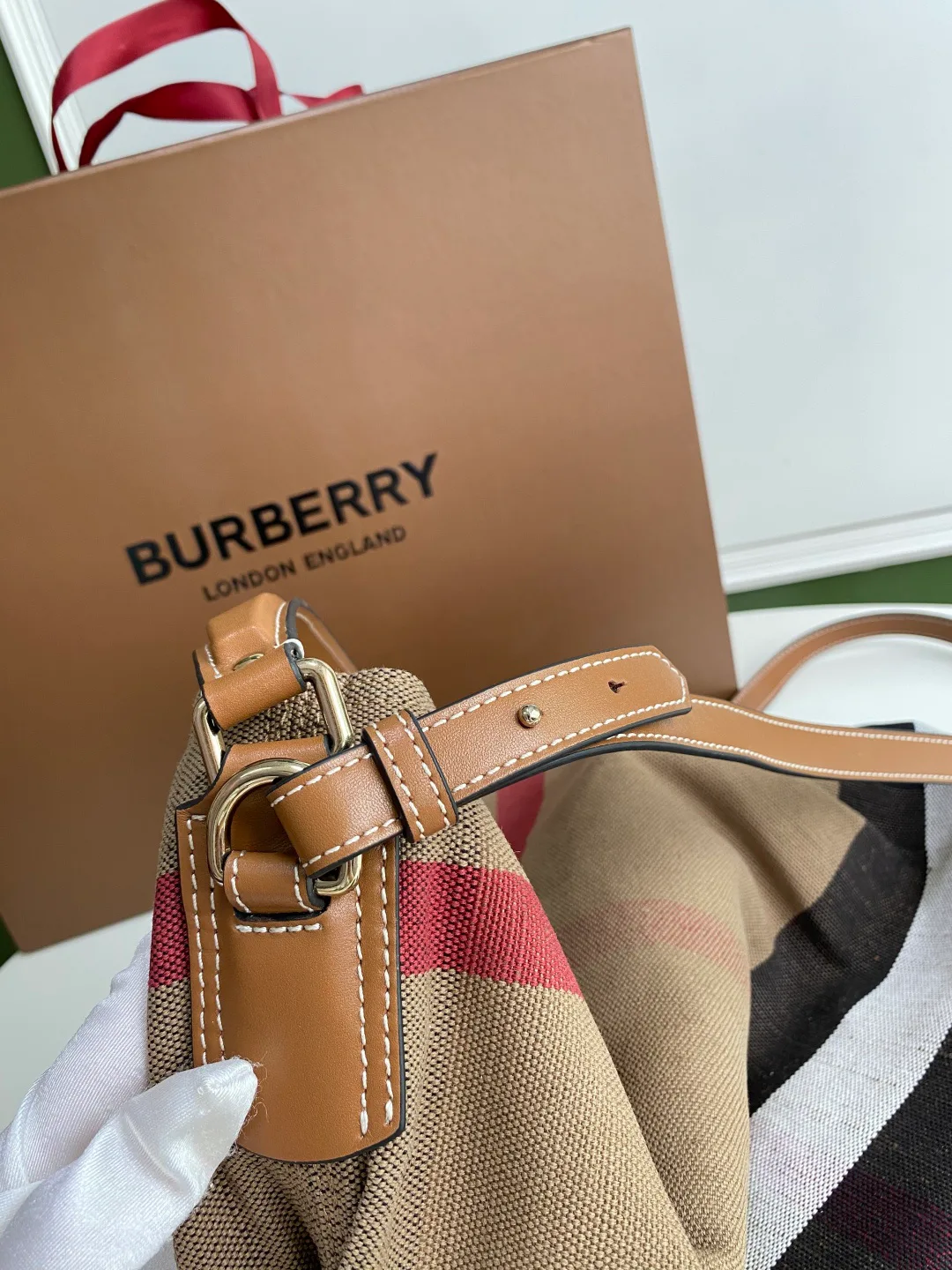 Сумки На Ремне Женские Bottega Veneta 4305174