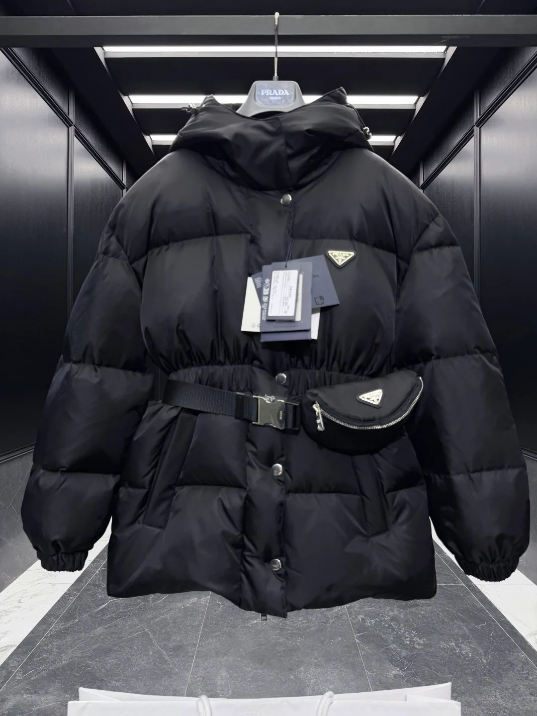 Куртки И Пуховики Женские Prada 17912487