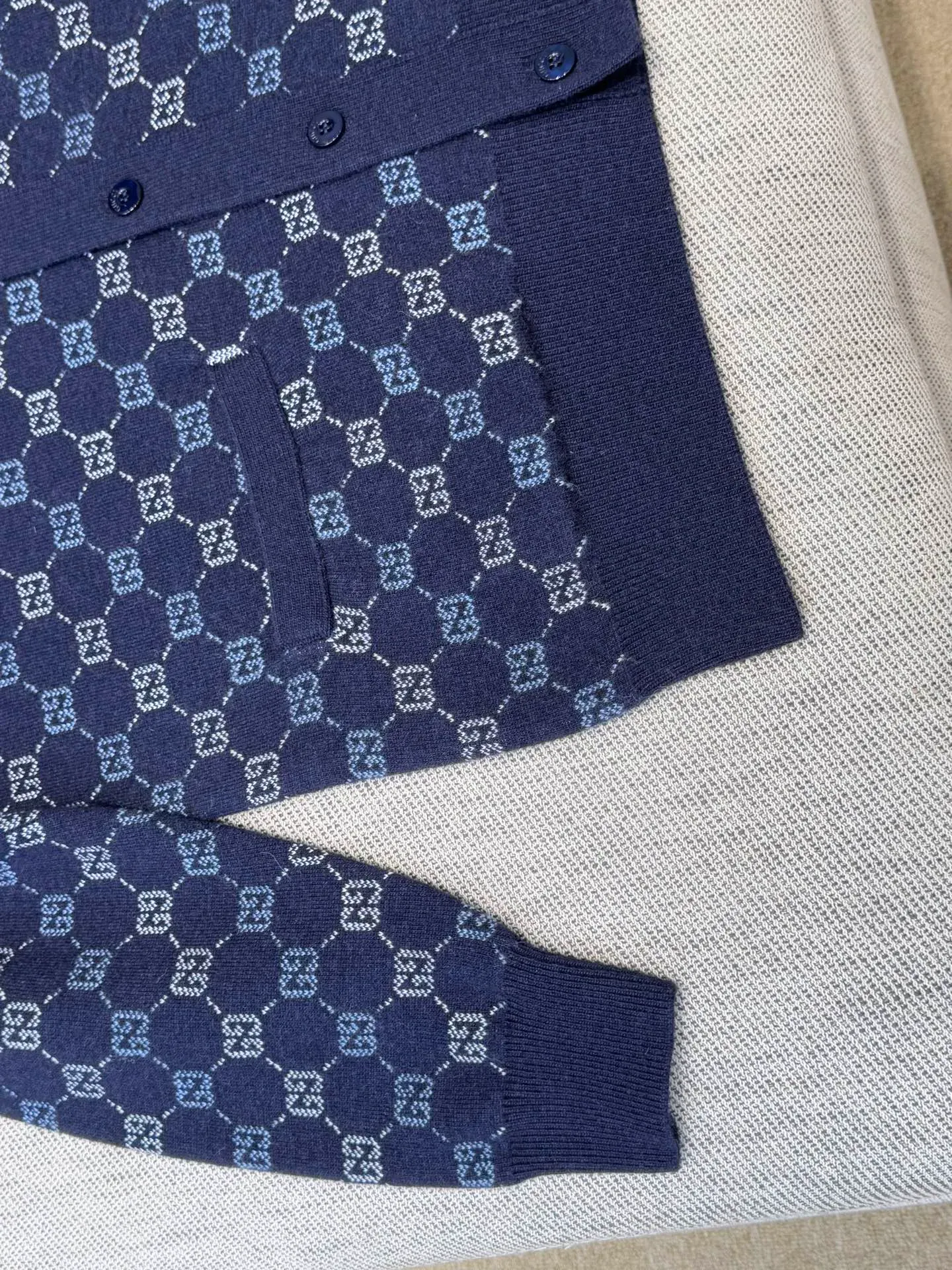 Джемперы И Свитеры Женские Gucci 783857