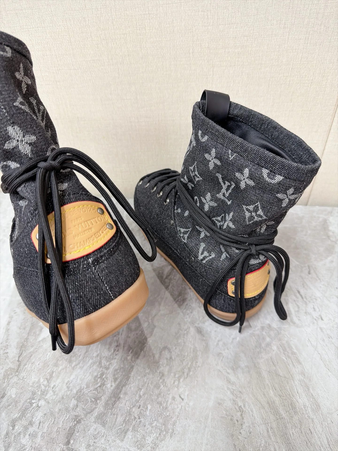 Угги Женские Louis Vuitton 19179034