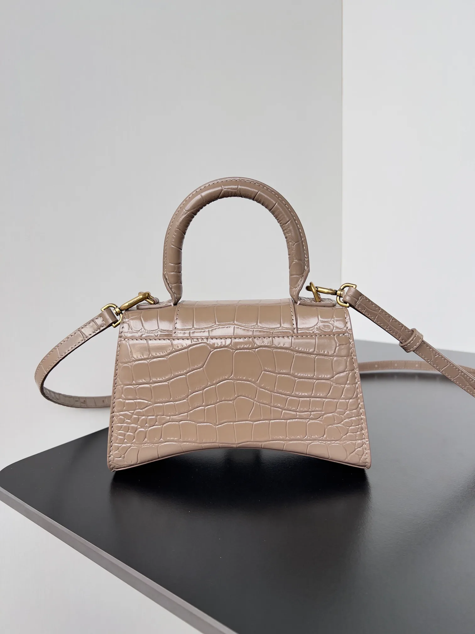 Сумки На Ремне Женские Balenciaga 368775