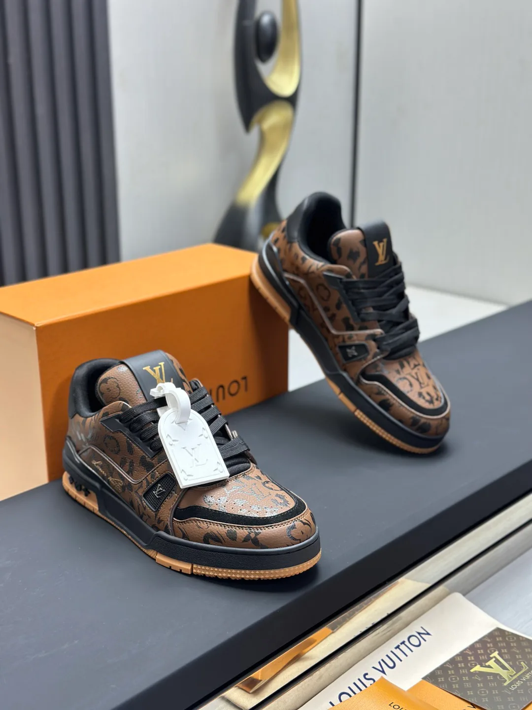 Кроссовки Женские Louis Vuitton 18769272