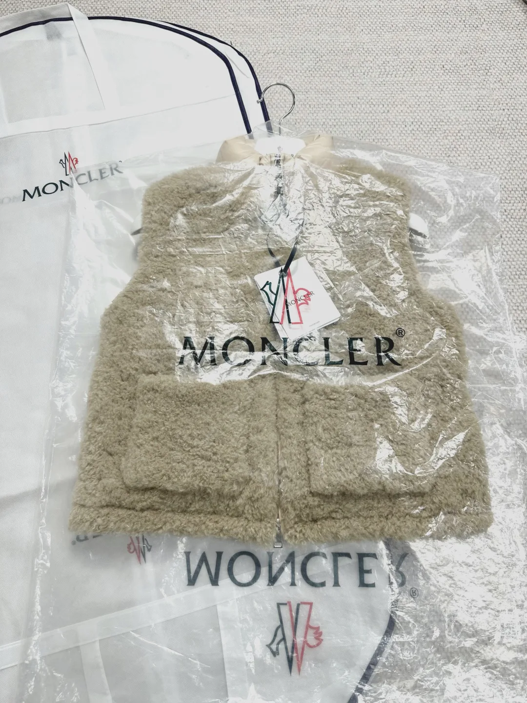 Жилеты Женские Moncler 18794639