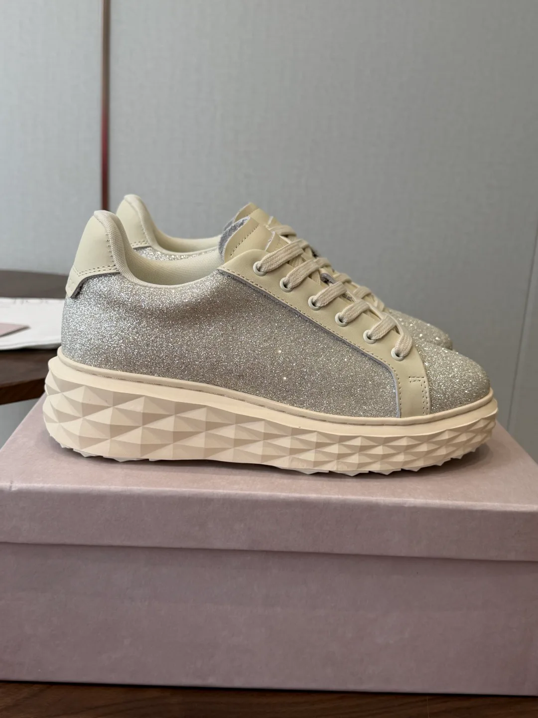 Кроссовки Женские Jimmy Choo 17923008