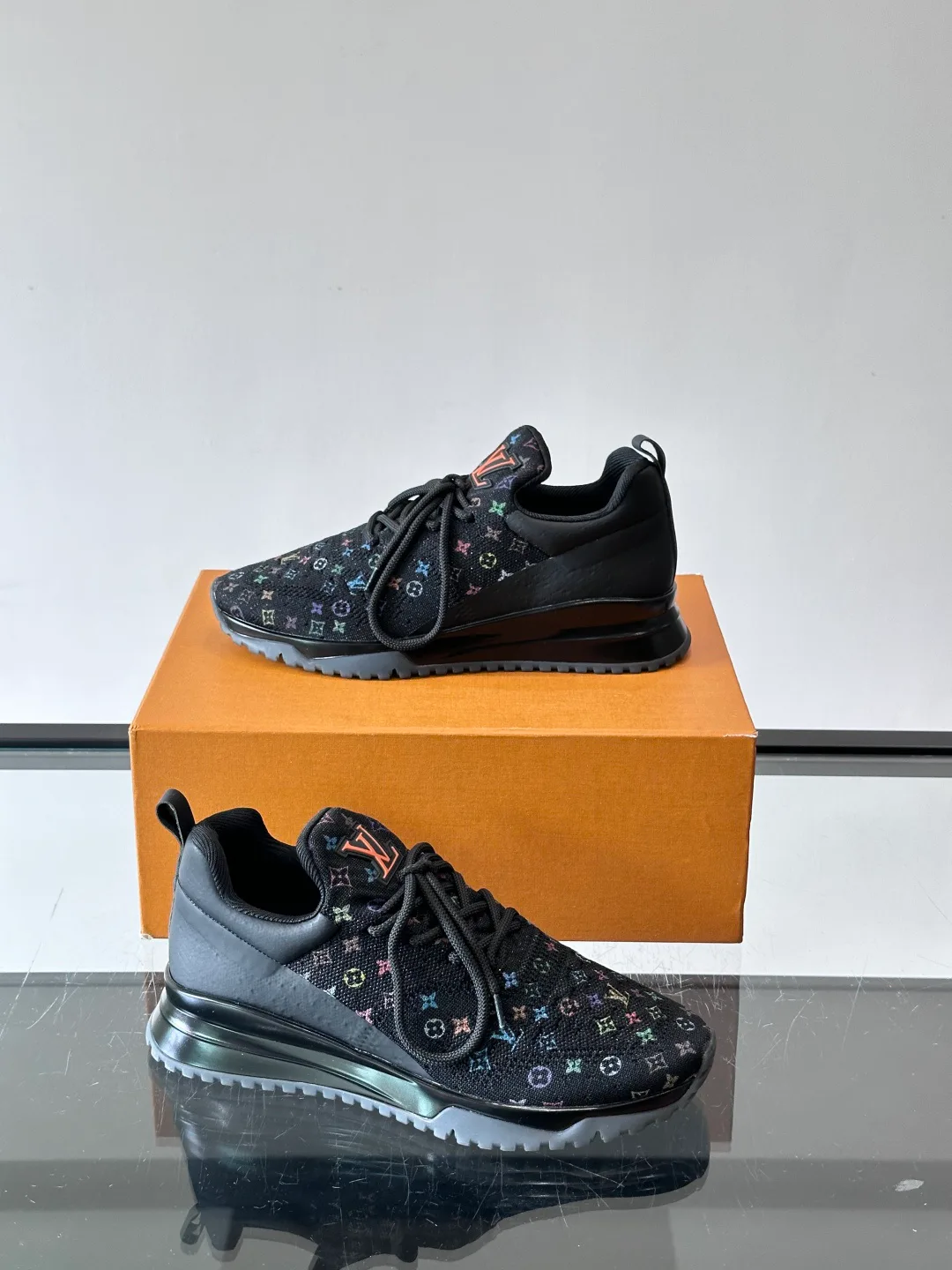 Кроссовки Мужские Louis Vuitton 17588577