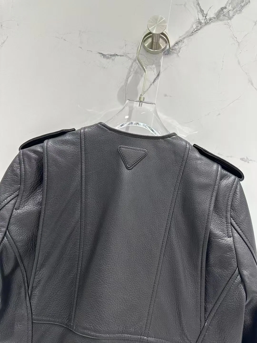 Кожаные Куртки И Дублёнки Женские Prada 13186427