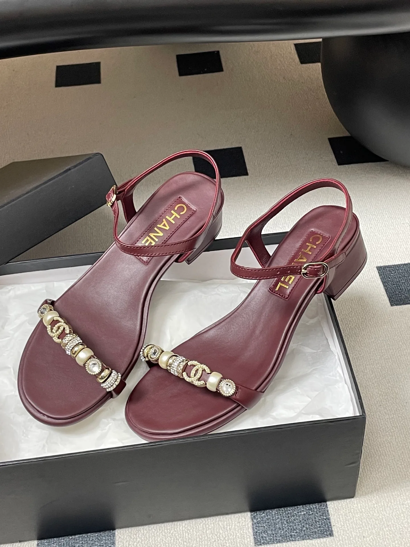 Босоножки Женские Chanel 11684448