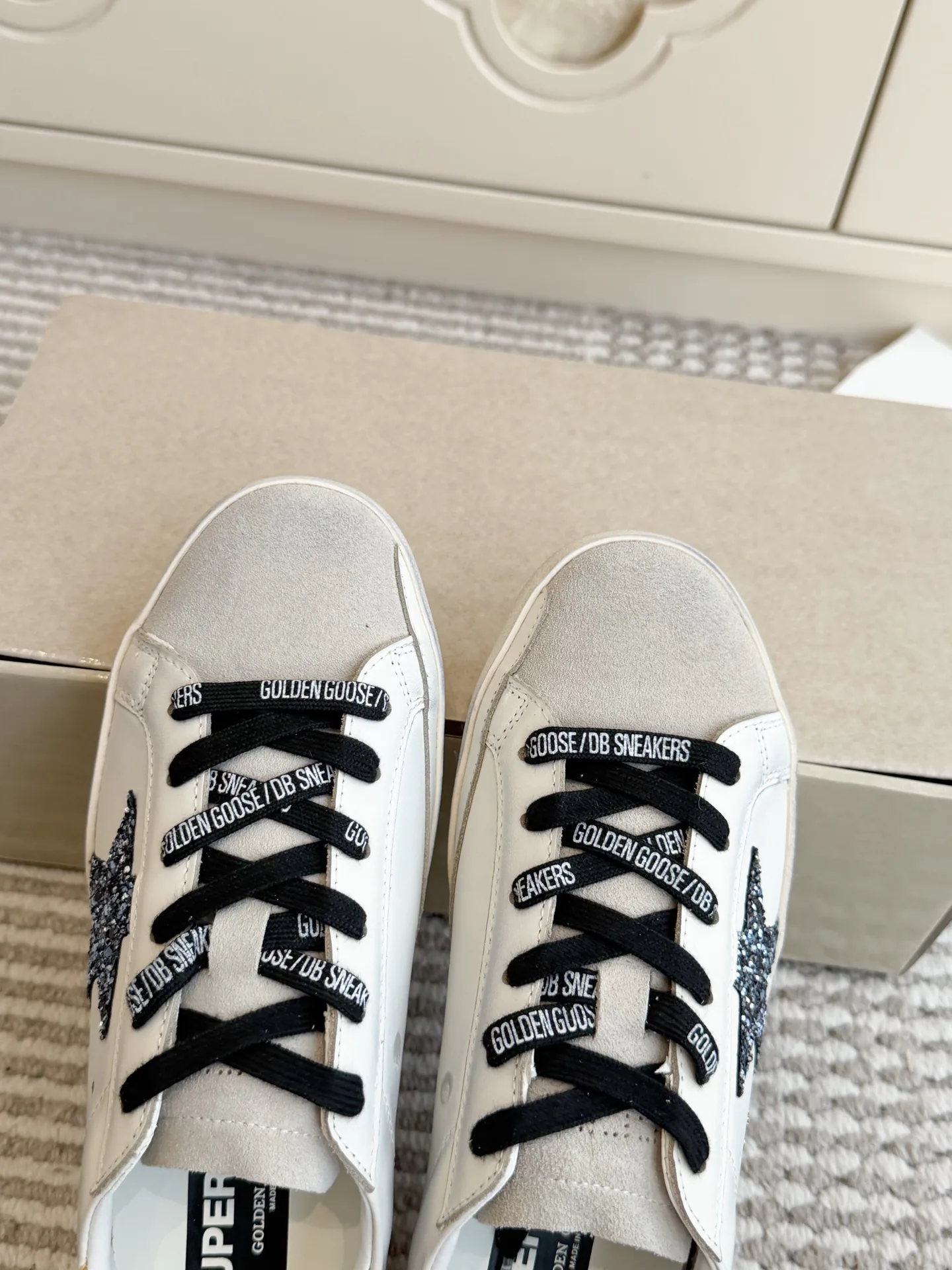 Кроссовки Женские Golden Goose 18737588