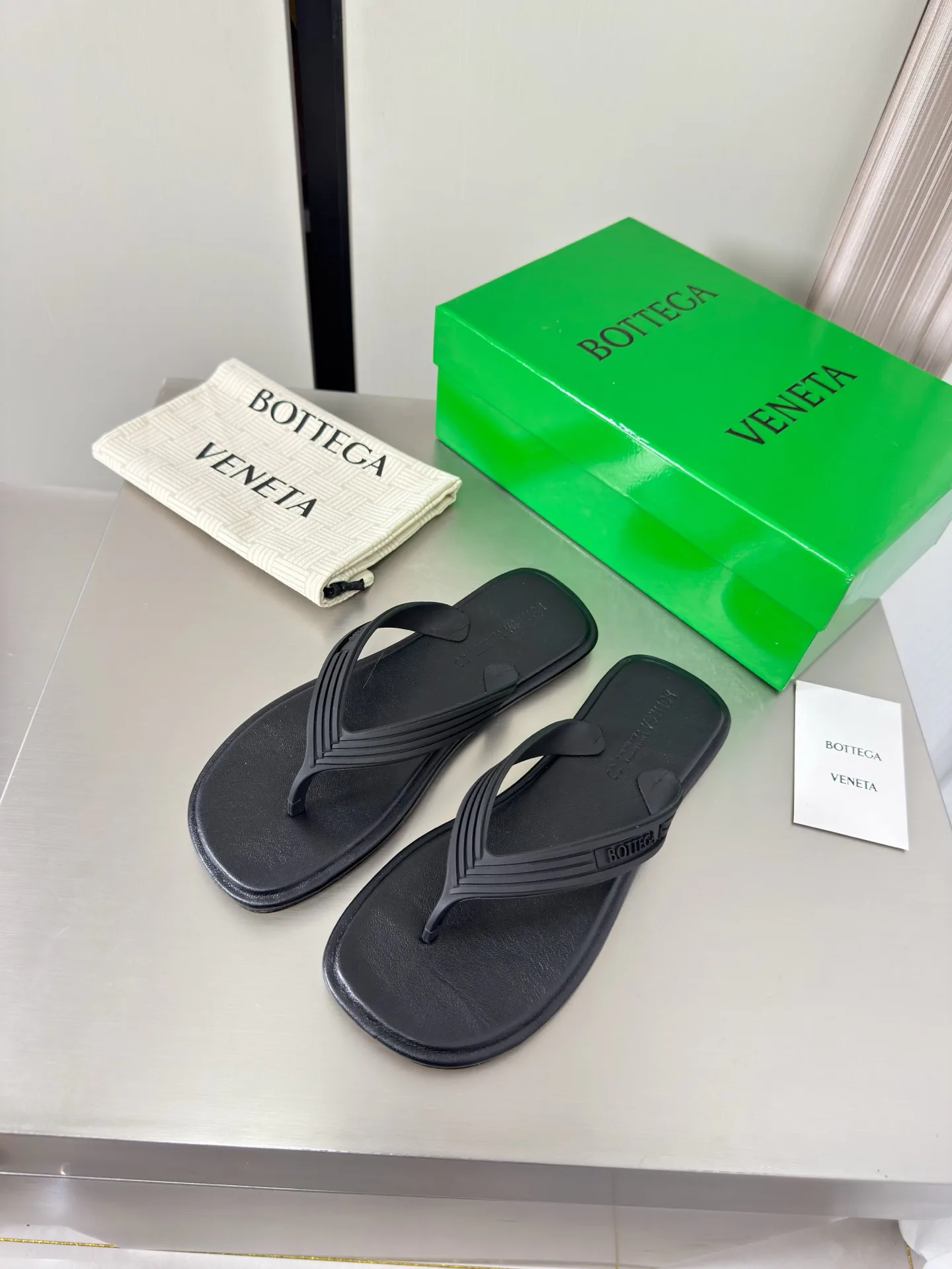 Шлепанцы Женские Bottega Veneta 17722625