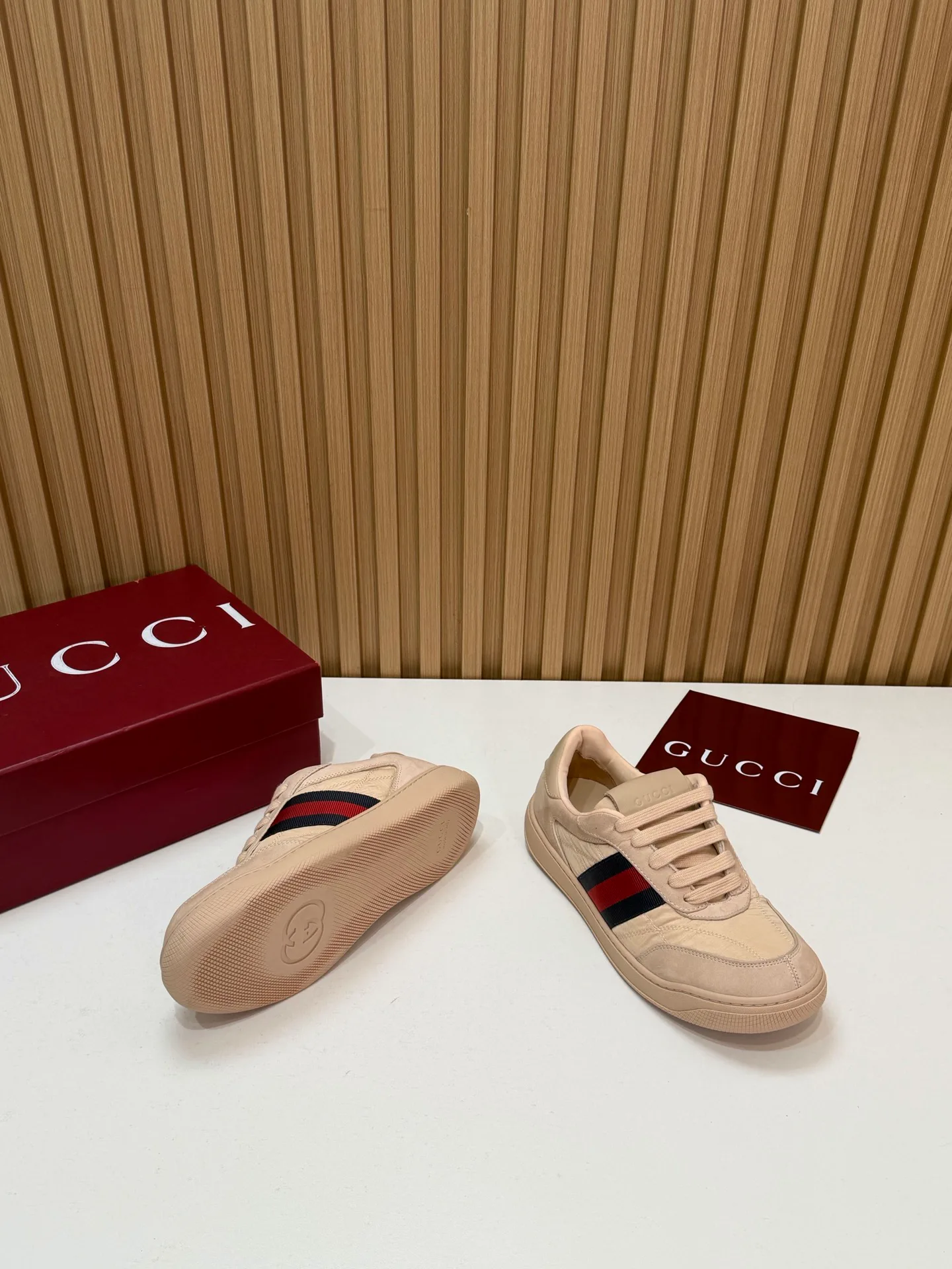 Кроссовки Женские Gucci 18700133