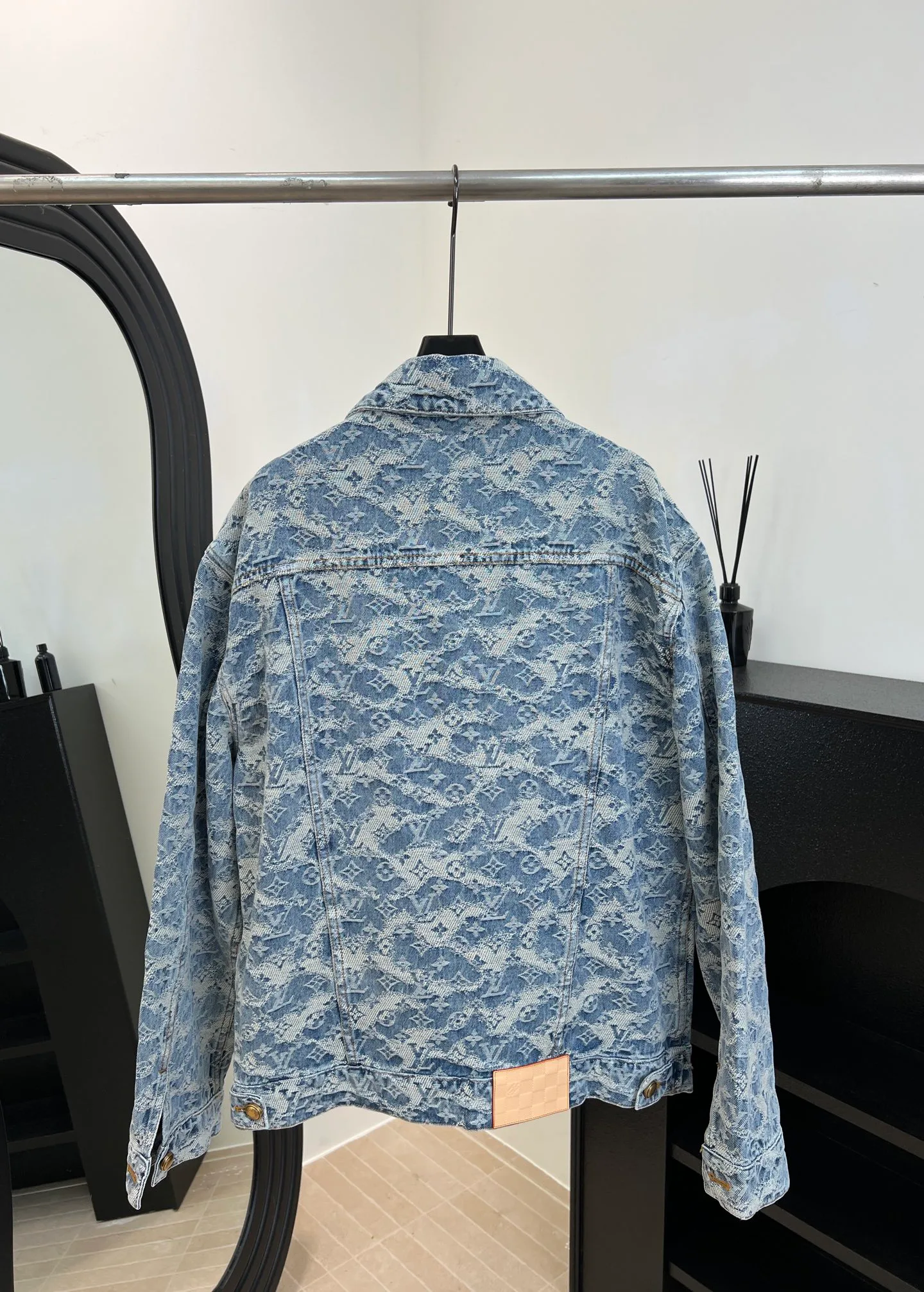 Куртки И Пуховики Женские Louis Vuitton 339789