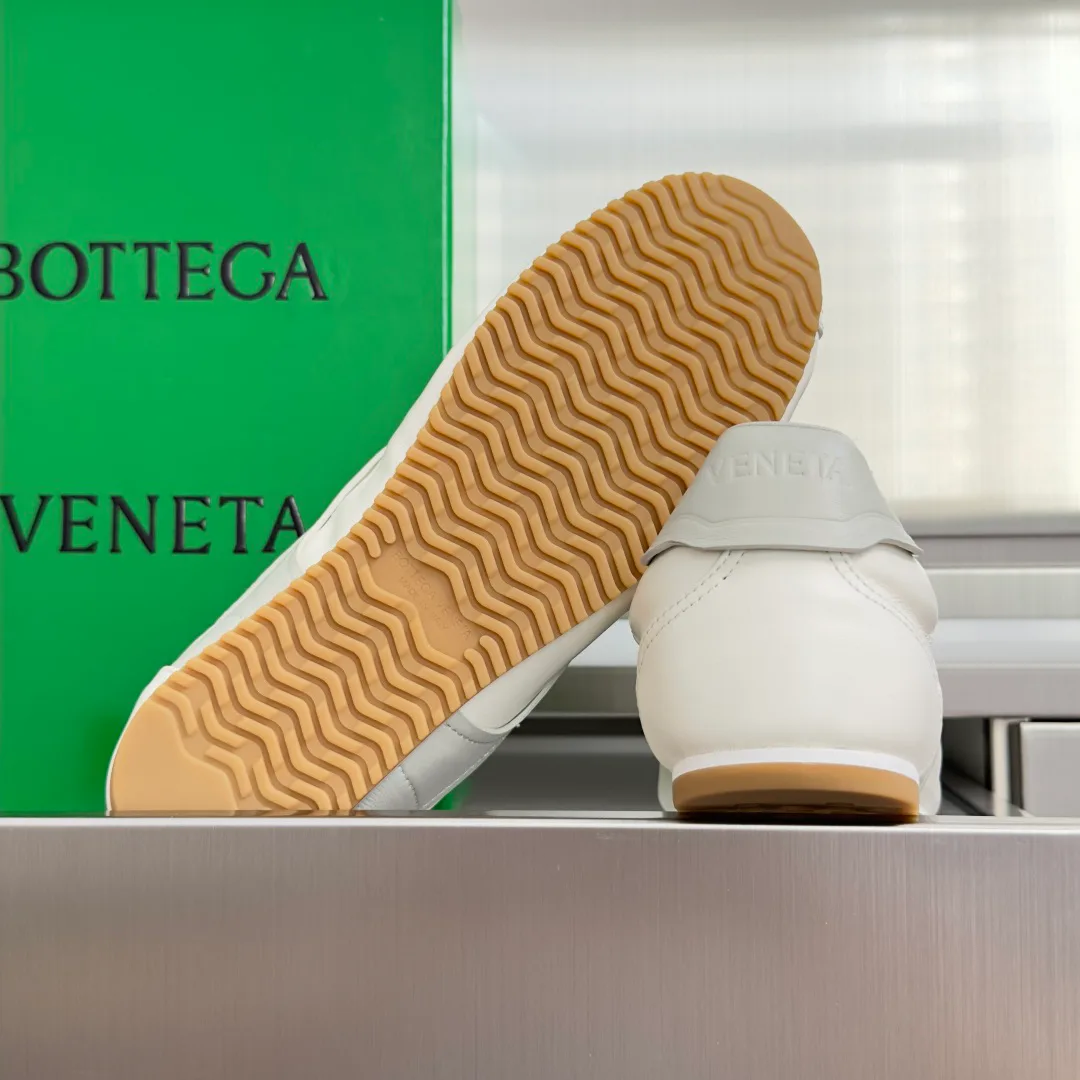 Кроссовки Женские Bottega Veneta 18125571
